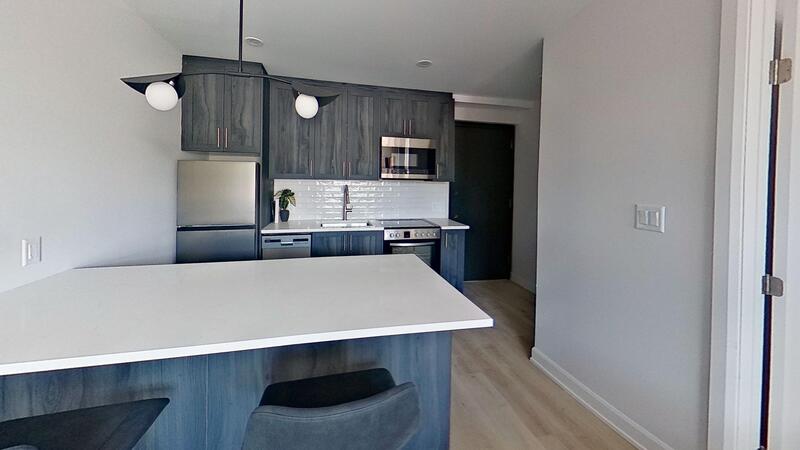 Ottawa House: 658 Somerset Street West