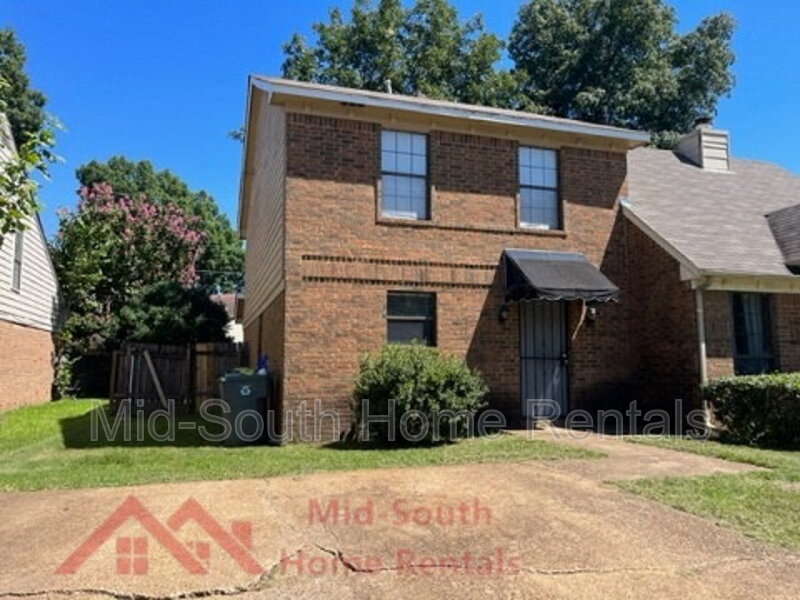 Memphis House: 4206 Cedartree Dr