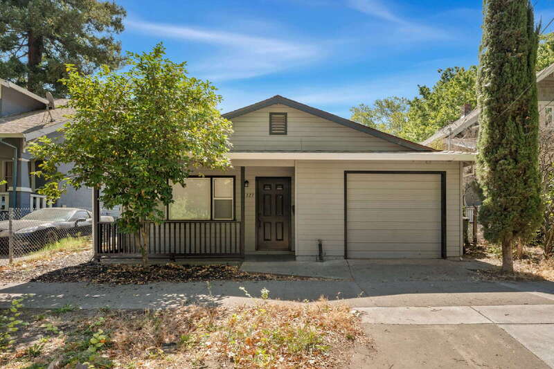 Sacramento House: 327 22nd Street