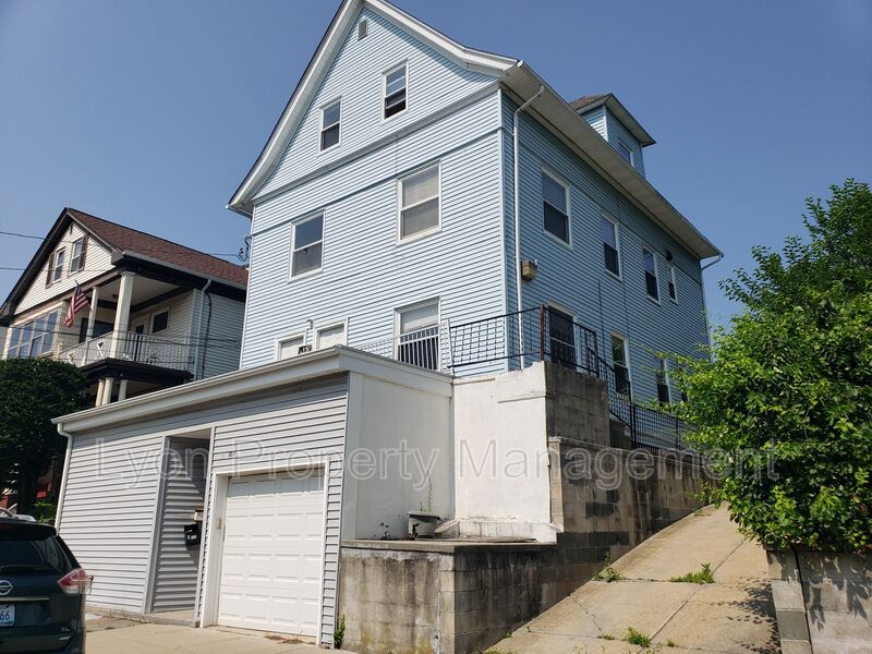 East Providence Condo: 107-109 Burgess Ave