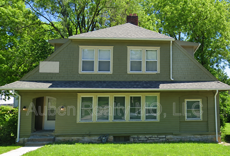 Kansas City House: 6027 Forest Ave