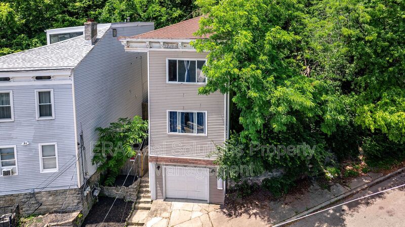 Cincinnati House: 2101 Ohio Ave.