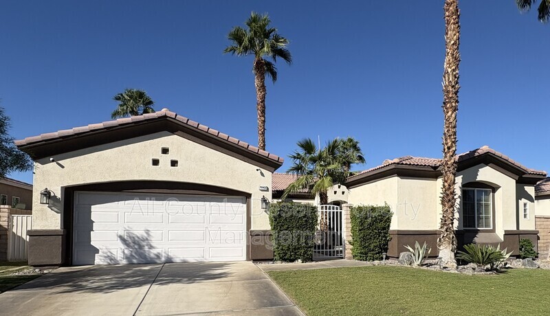 La Quinta House: 79902 Barcelona Dr