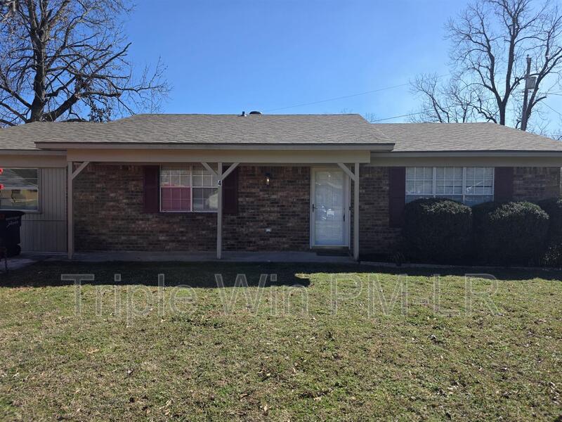 Jacksonville House: 4 Georgeann Circle