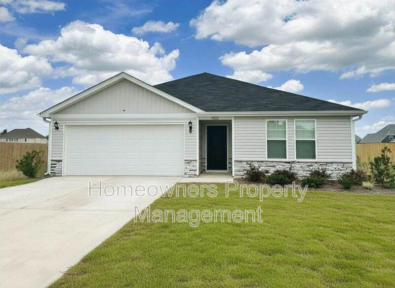 Fayetteville House: 1511 Percheron Path