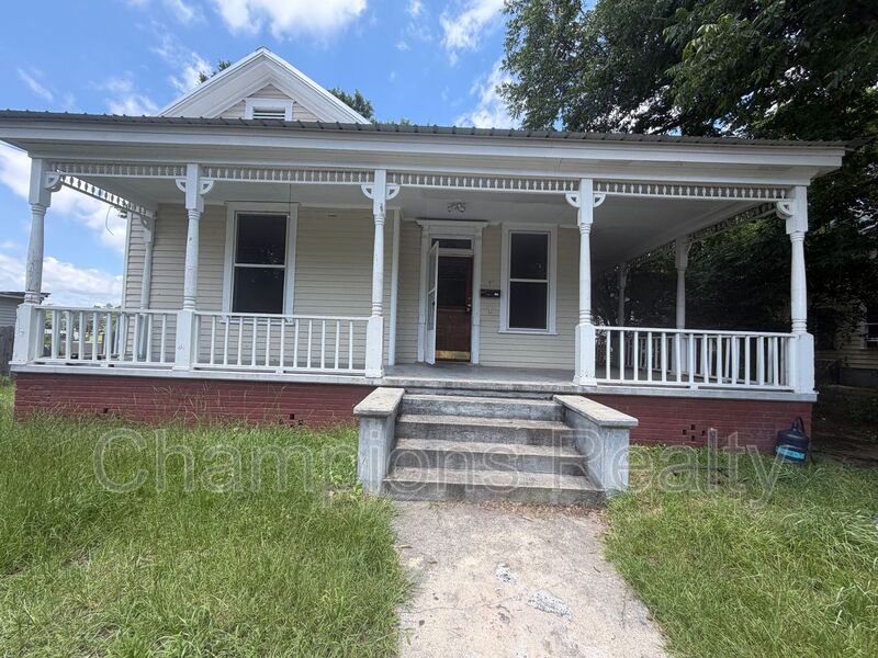 Columbus House: 707 28th St