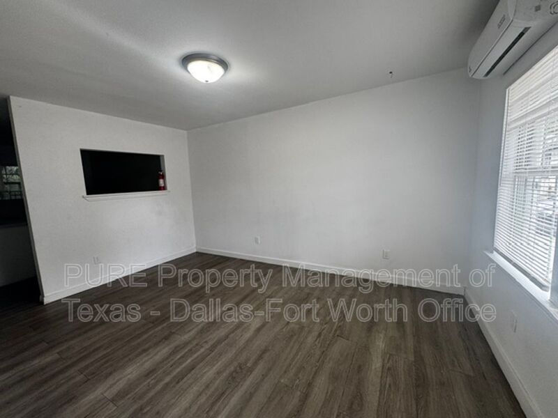 Dallas Condo: 2223 JB Jackson Jr Blvd