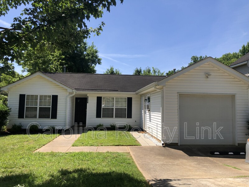 Charlotte House: 5534 Allen Rd E