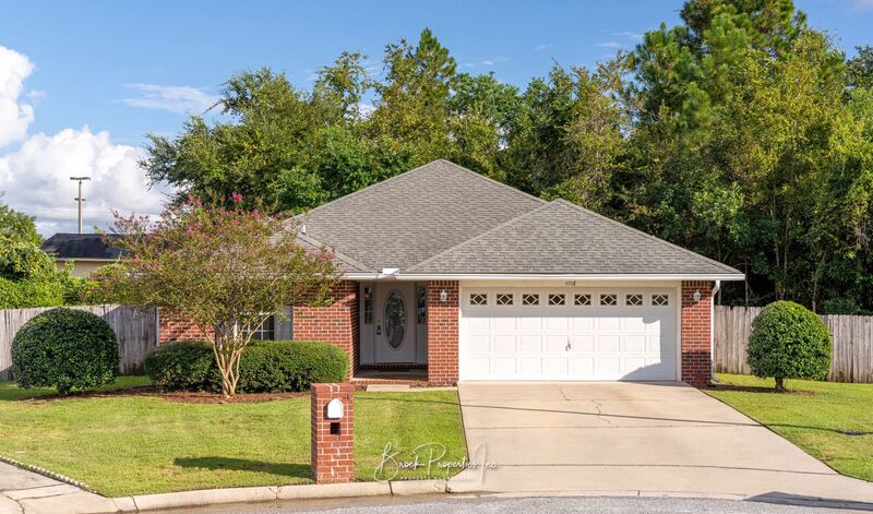 Milton House: 4718 Lemoyne Vista