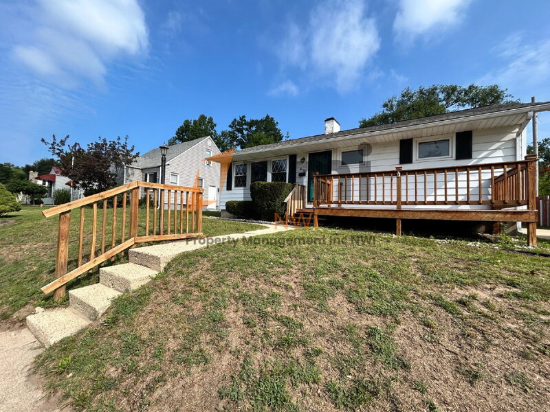 Michigan City House: 510 Tremont St