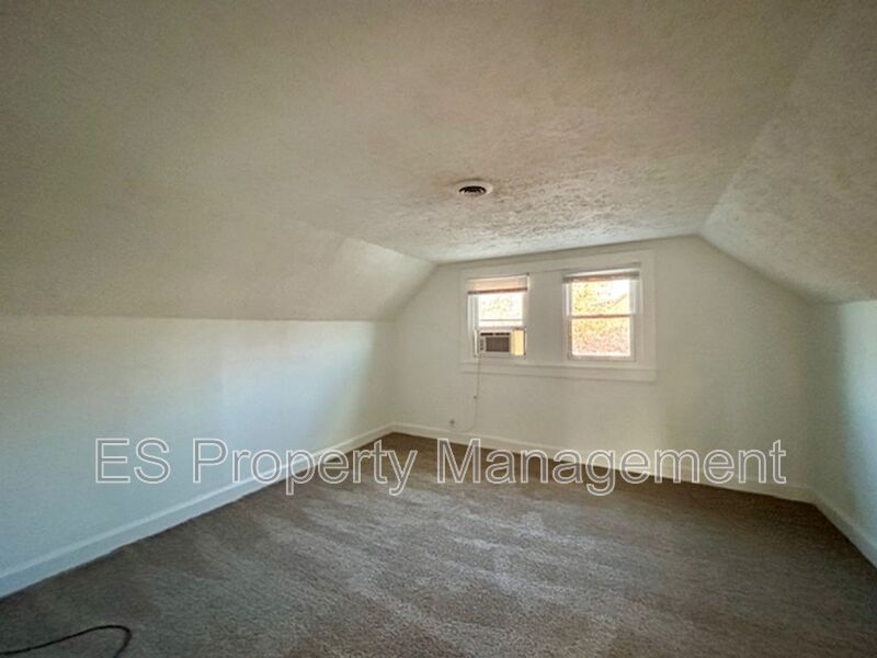 Cozy, Convenient 1 Bedroom! - Photo 8