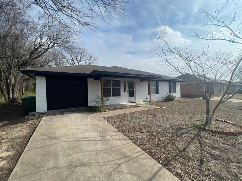 Sherman House: 701 S Valentine Dr.