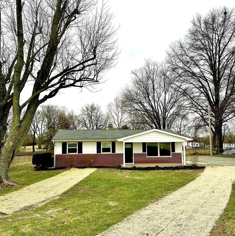 Bargersville House: 4341 West Whiteland Road