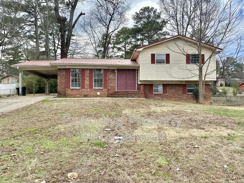 Forestdale House: 2508 Arcadia Place