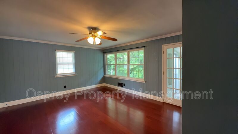 Spacious Brick Ranch Single Family Home!  - Photo 18