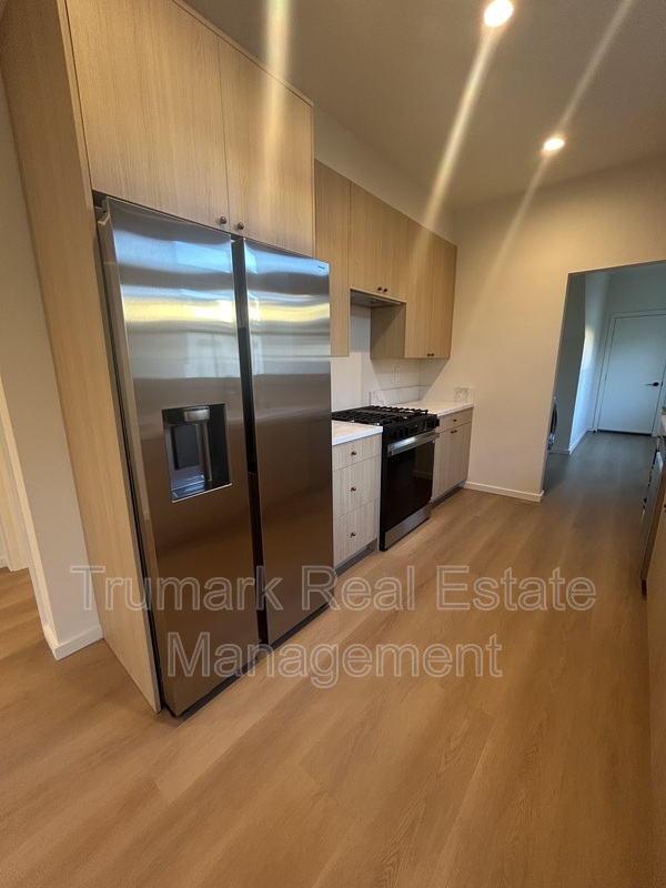 Glendale Condo: 611 E. Garfield Ave