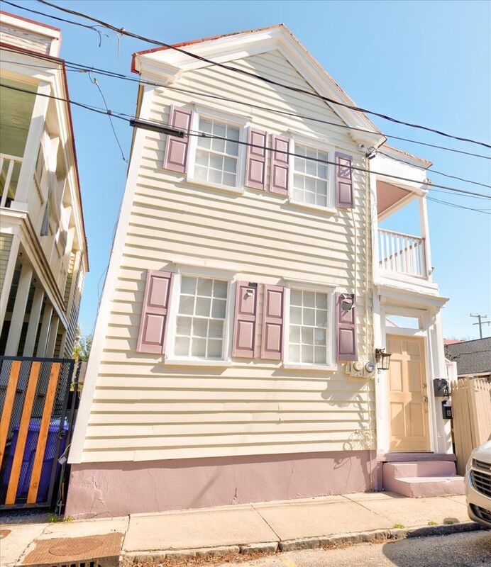 Charleston House: 8 Sires St