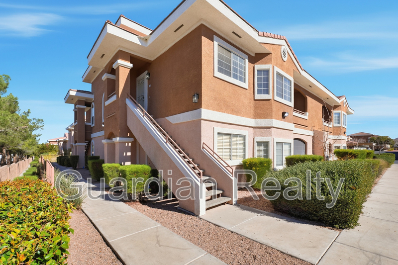 Henderson Condo: 830 Carnegie St