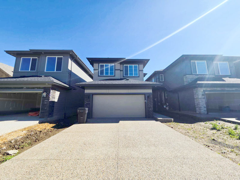 Edmonton House: 6636 Crawford Lndg SW