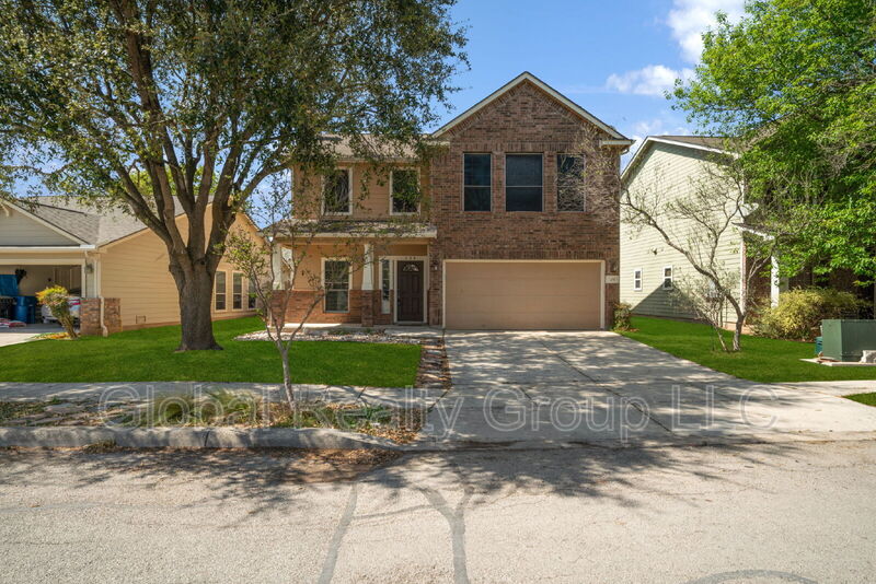 Cibolo House: 124 Rustic Tr