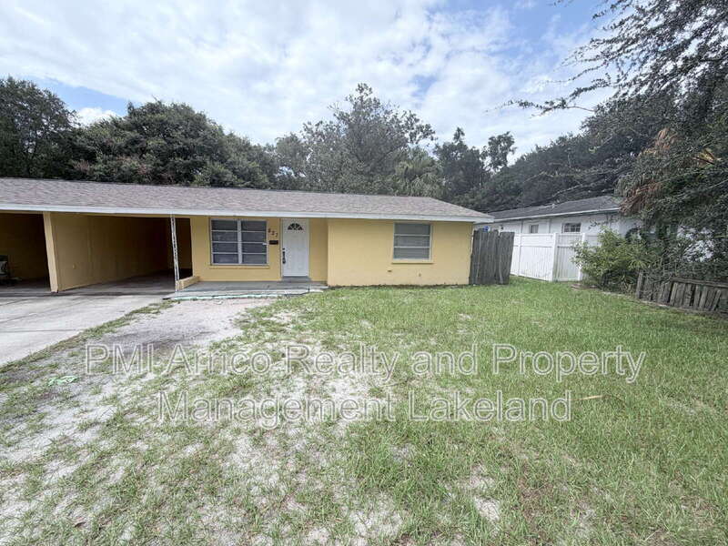 Lakeland Condo: 827 Carole St