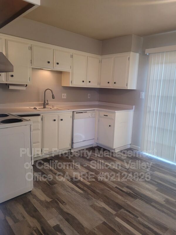 Union City House: 2473 Kennedy Ave