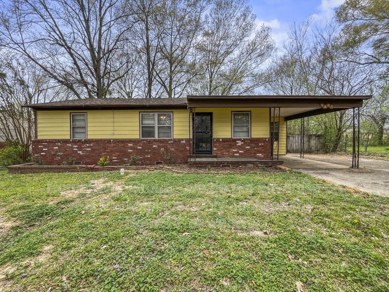 Memphis House: 5443 Lochinvar Rd