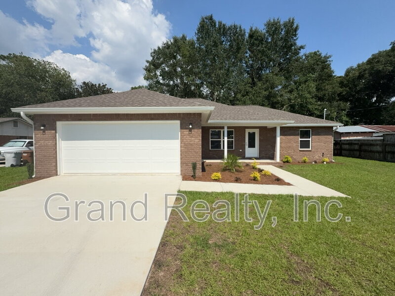 Pace House: 4208 Eleanor Street