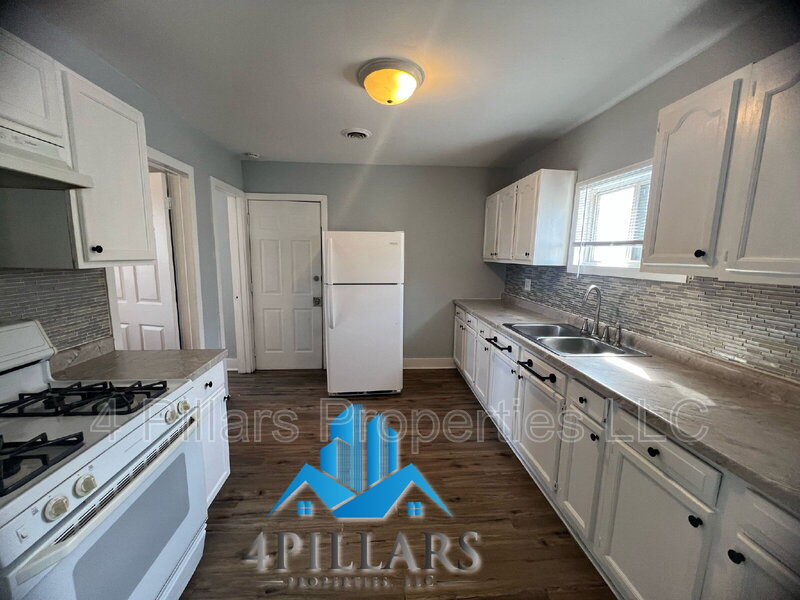 East Chicago Condo: 1120 W 150th St