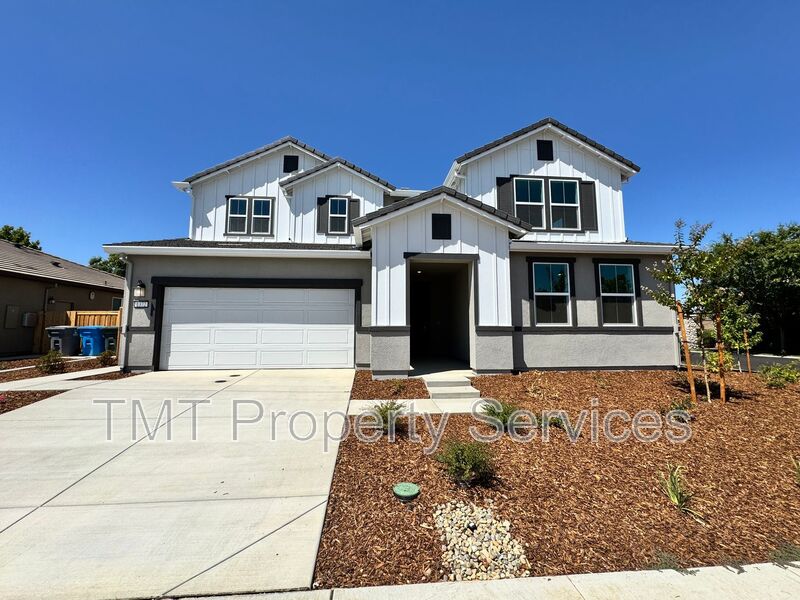 Plumas Lake House: 1372 Redford Way