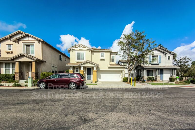 Poway House: 12252 Pepper Tree Ln