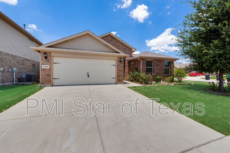 Fort Worth House: 6324 Spokane Drive