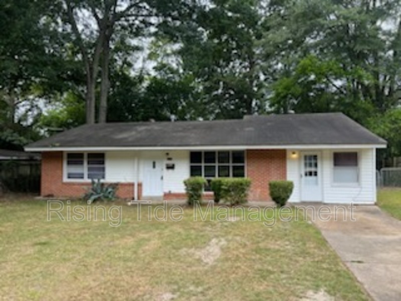 Montgomery House: 3227 Willow Ln Dr