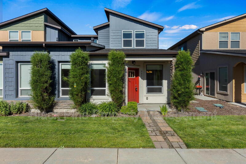 Meridian House: 2970 N Villere Lane