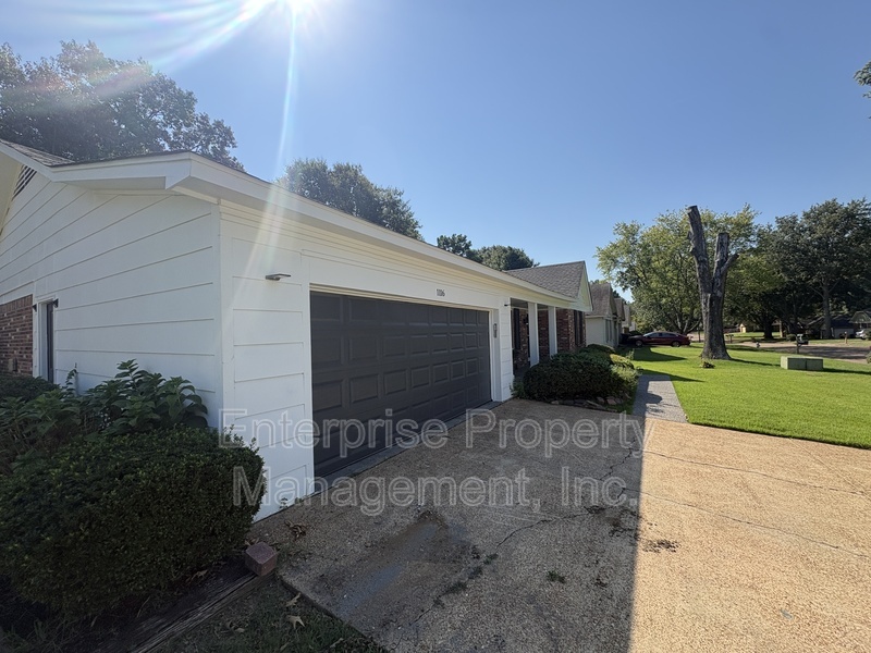 Photo 3 of 1116 Simmonsridge Drive