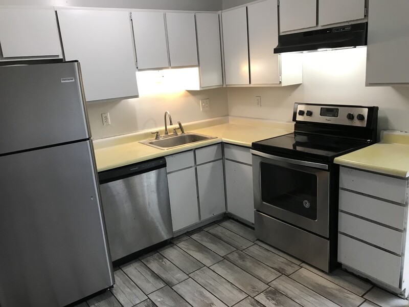 Ashtabula Condo: 705 Bunker Hill Rd #1