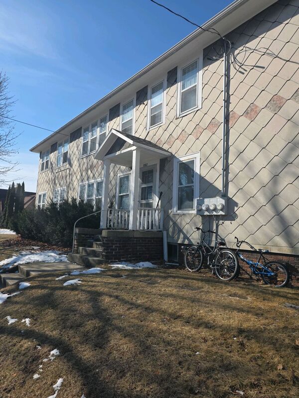 Manitowoc Condo: 1002 N. 13th St / 1302 Wisconsin Ave - 1002 N 13th St