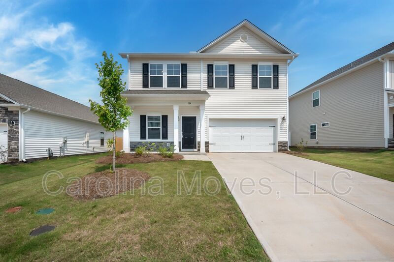 Simpsonville House: 124 Strongridge Trail