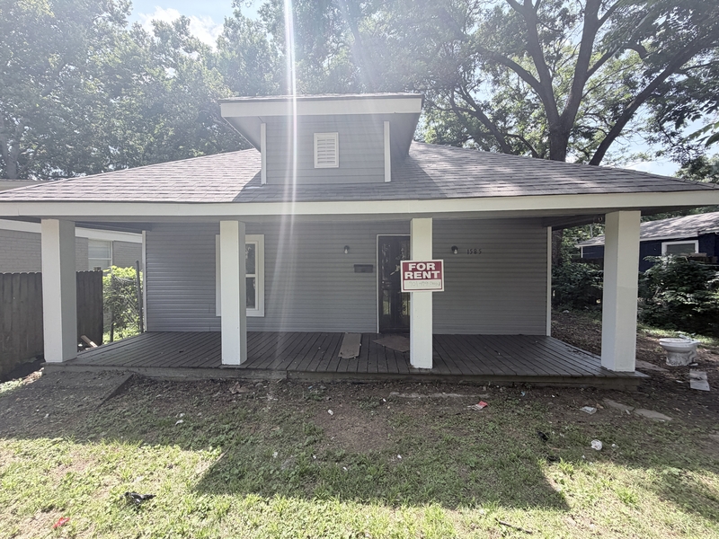 Memphis House: 1585 Humber Street