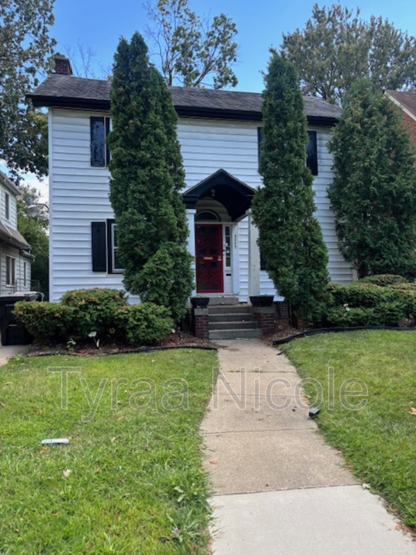 Detroit House: 4235 Glendale Avenue