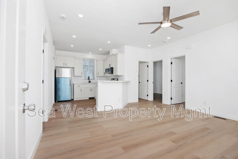 Encinitas House: 767 Del Riego Ave