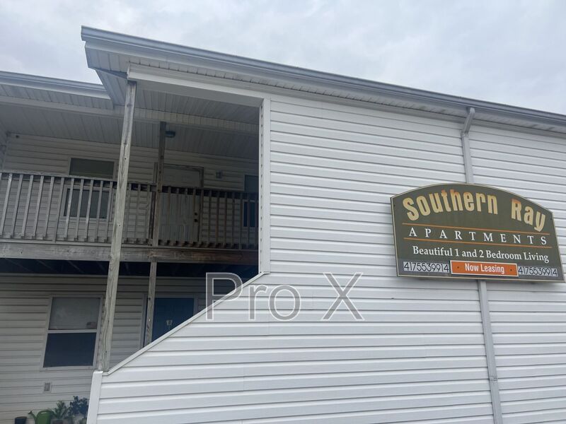 Joplin Condo: 3802 College View Drive 1-8