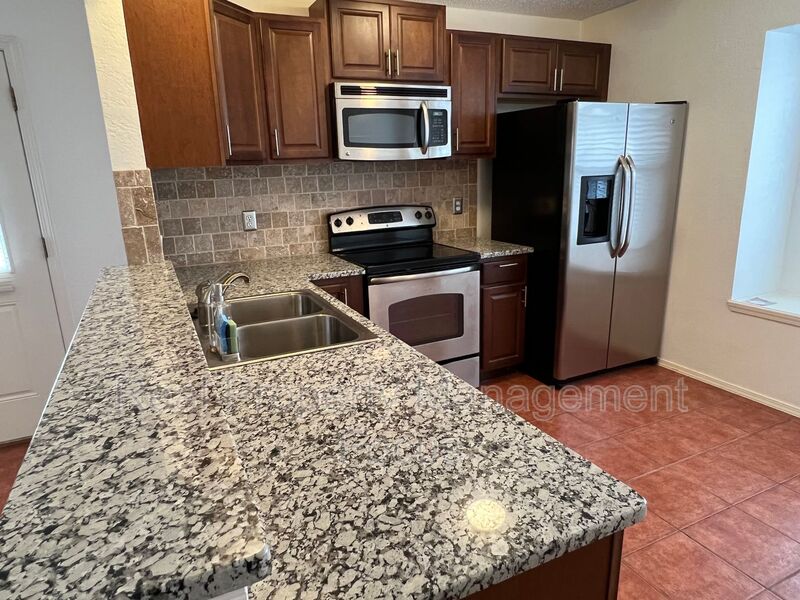 Garland Townhome: 116 Kings Row