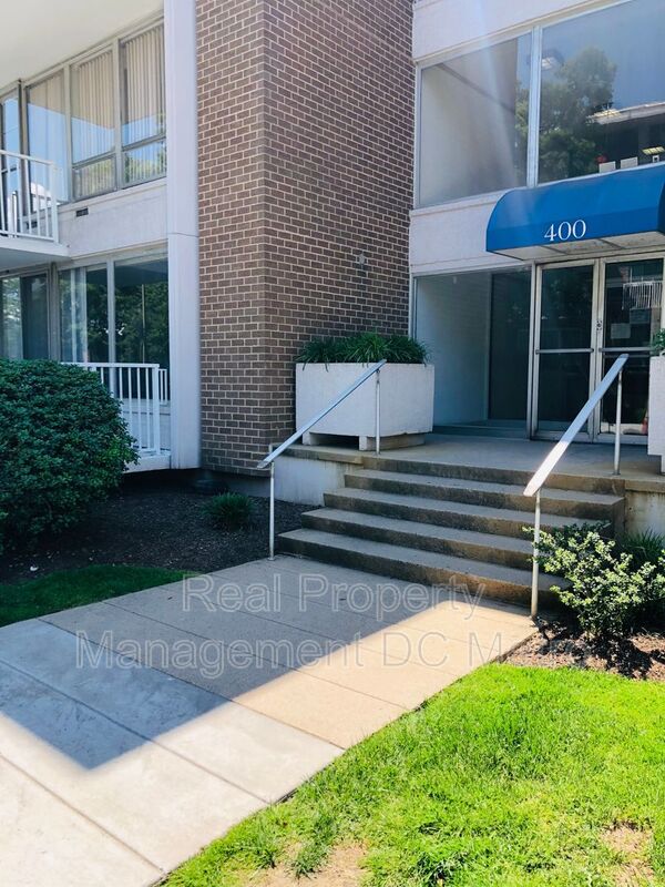 Washington Condo: 400 O St