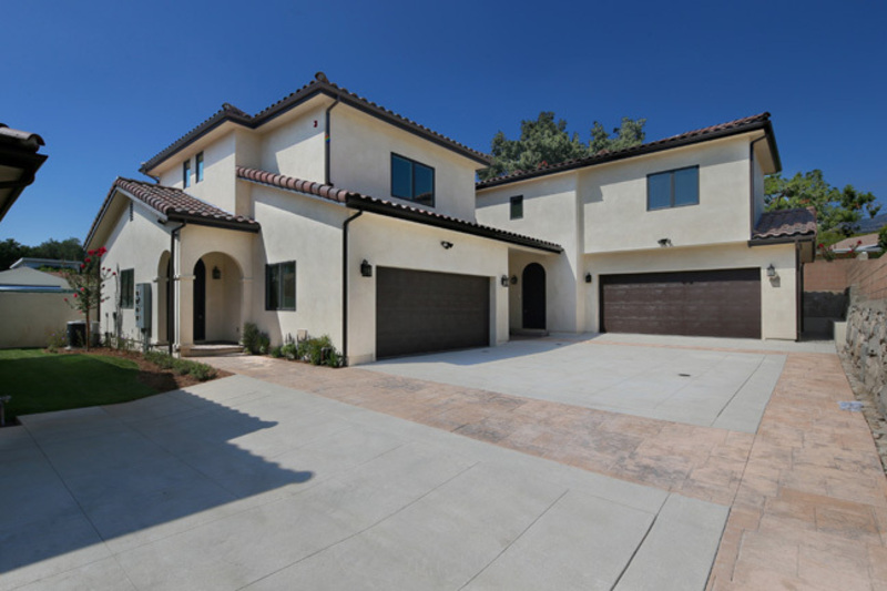 Montrose House: 2627 Hermosa Ave