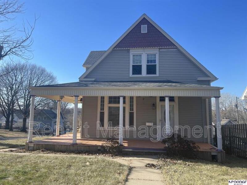 Omaha House: 2154 S 35 Street