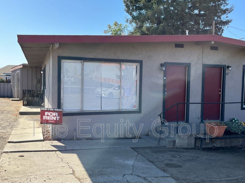Porterville House: 405 West Westfield Ave