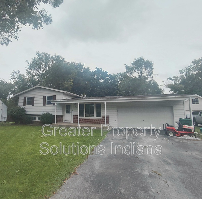 Merrillville House: 8203 Rutledge Street