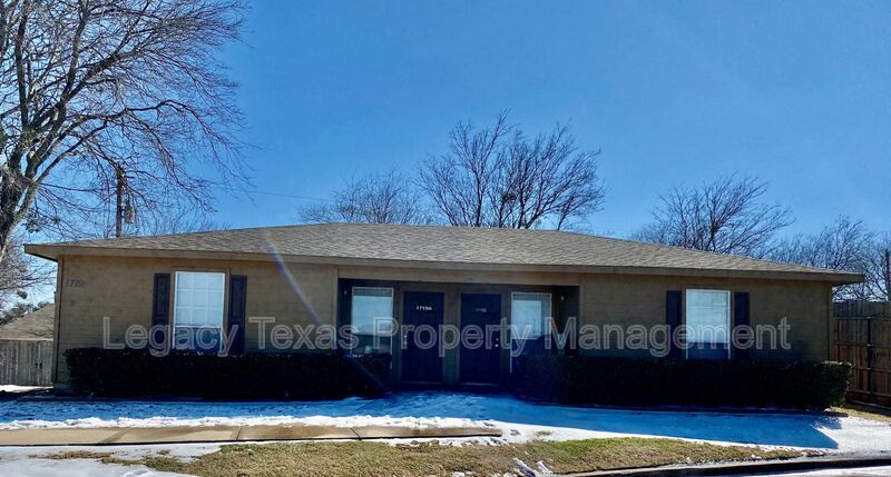 Cleburne Condo: 1719 Short St #A