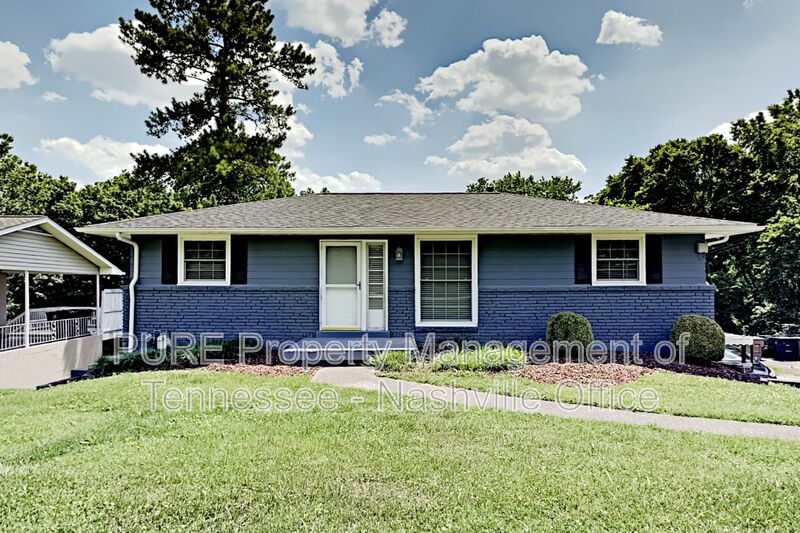 Nashville House: 573 Whispering Hills Drive